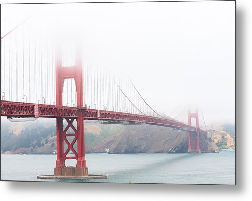 Día de niebla en el puente Golden Gate - Lámina metálica