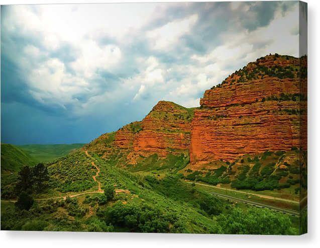 Impending thundestorms in Wyoming - Canvas Print